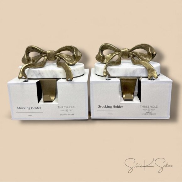 Marble & Metal Bow Stocking Holder Gold – Threshold Studio McGee, Christmas 2025 - Picture 4 of 4